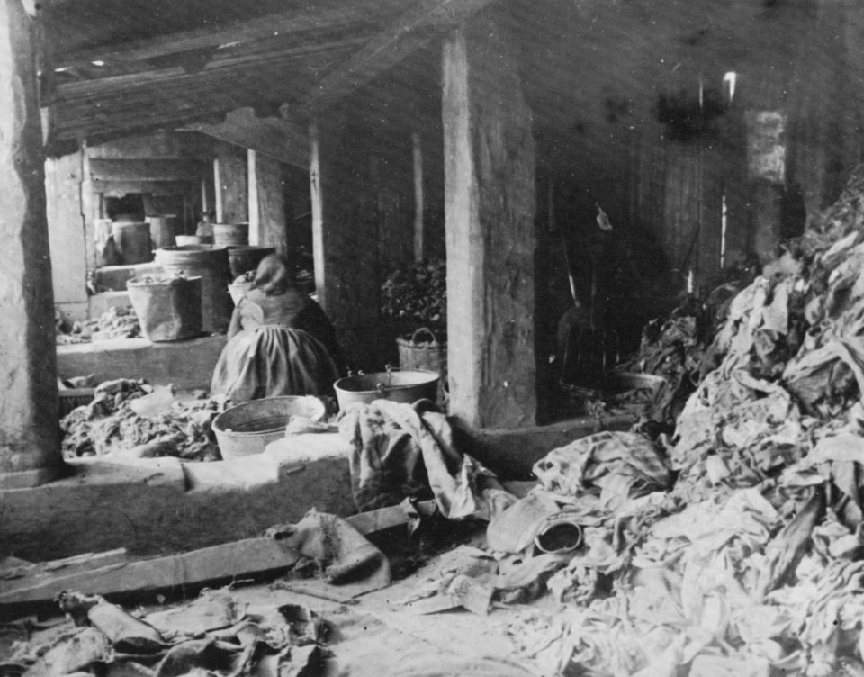 Riis, Jacob A. - Unter der Mülldeponie in der Nähe der West 35 Street (Zeno Fotografie)