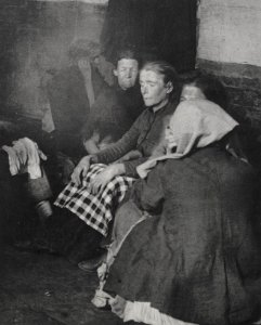 Riis, Jacob A. - »Polizeiamt auf der Elizabeth Street – Frauenunterkunft« – Detail (Zeno Fotografie)