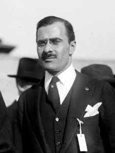 Richard Gilder Cholmeley-Jones, Director of the War Risk Bureau Between 1918 and 1920 - LCCN2016819953 (cropped)