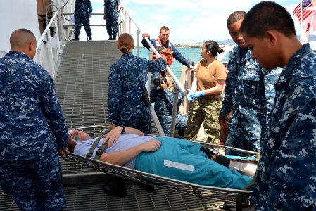 RIMPAC 2014 140710-N-CS762-233