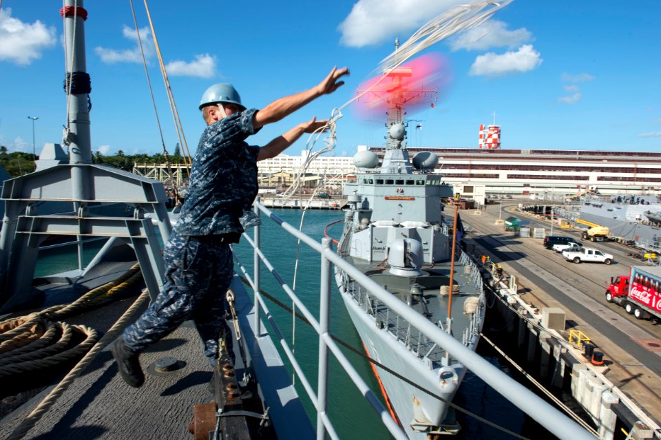 RIMPAC 2014 140731-N-UD469-285