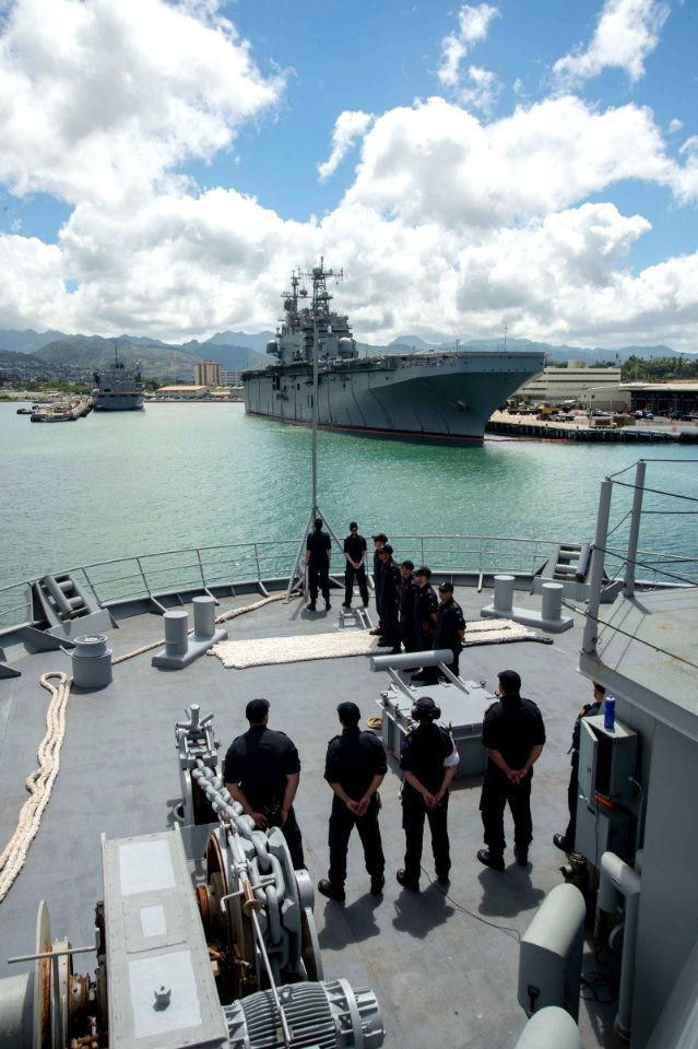 RIMPAC 140730-N-YW024-053
