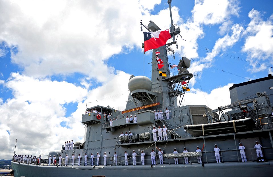 RIMPAC 2014 ship arrivals 140625-N-QG393-104