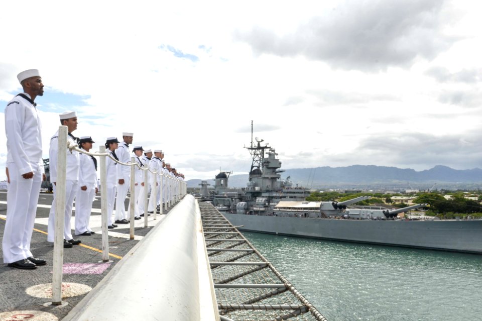 RIMPAC 2014 140626-N-WO404-250