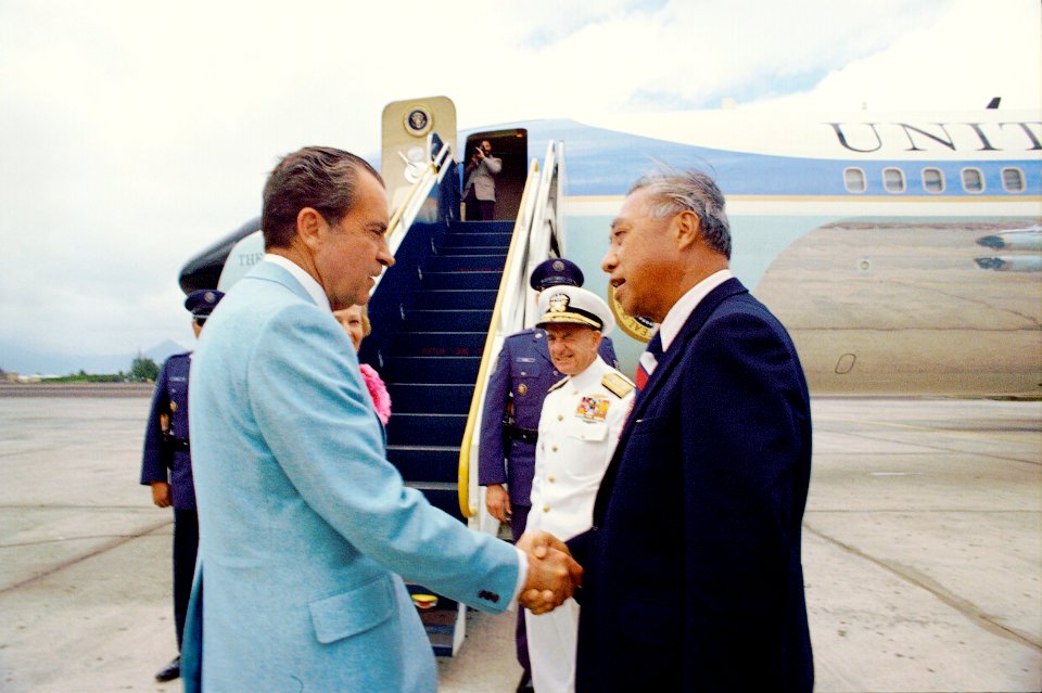 Richard Nixon greets Hiram Fong