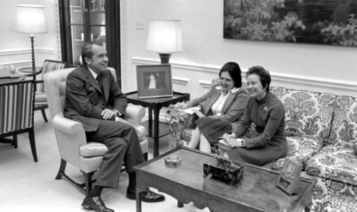 Richard Nixon with Helen Thomas and Fran Lewine