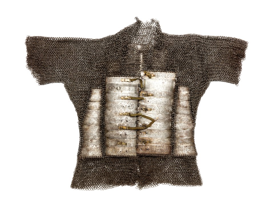 Ringbrynja med plåtar och halvarmar - Livrustkammaren - 106782