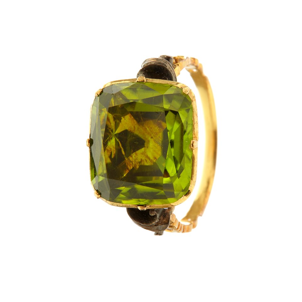 Ring med peridot-olivin - Livrustkammaren - 97894