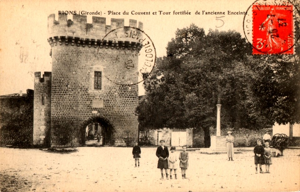 Rions - Porte de la ville 2