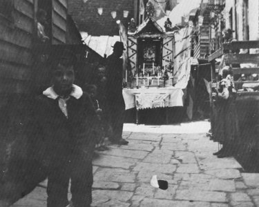 Riis, Jacob A. - Saint Rocco Fest, Bandits' Roost, Mulberry Street (Zeno Fotografie)