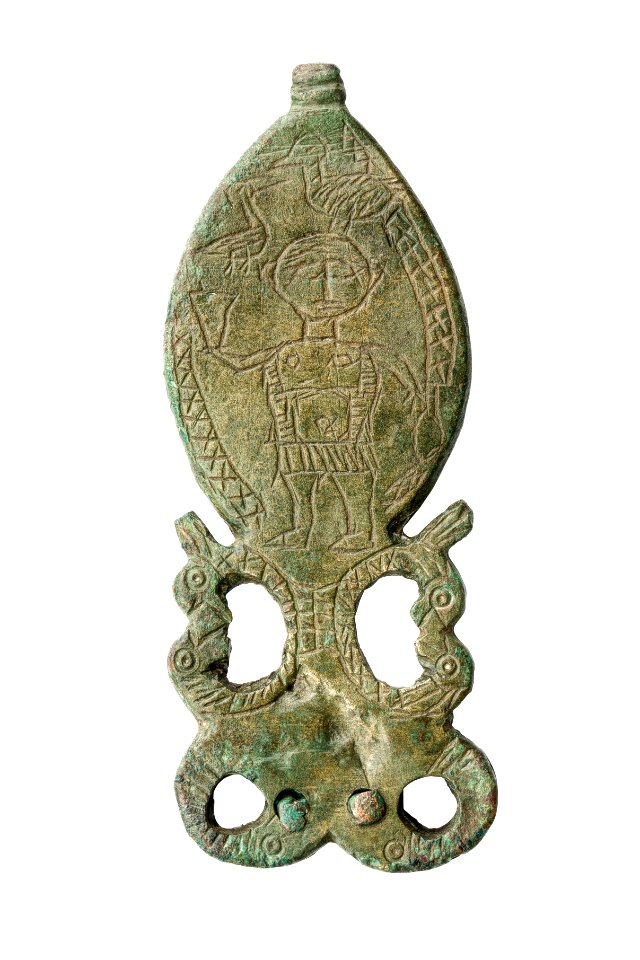 Riemtong in brons met tekstgraffito en gegraveerde tekening, 350 tot 425 NC, vindplaats- Waarschijnlijk Tongeren, collectie Gallo-Romeins Museum Tongeren, Sc 108