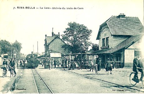RIVA-BELLA - la Gare - Arrivée du train de Caen