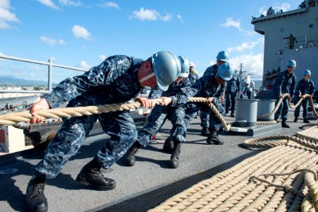 RIMPAC 2014 140731-N-UD469-268
