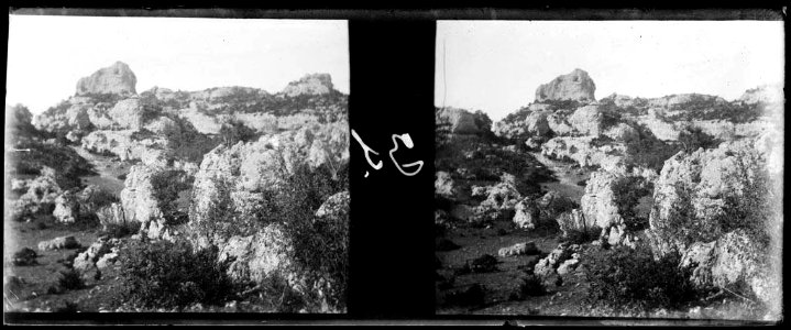 Riu entre les roques de Montpellier-le-Vieux a l'altiplà de Causses