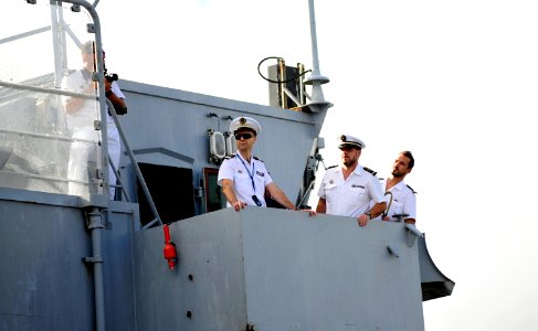 RIMPAC 2014 ship arrivals 140625-N-QG393-120