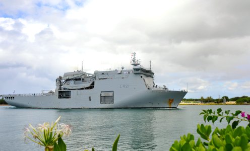 RIMPAC 2014 ship arrivals 140626-N-WF272-028