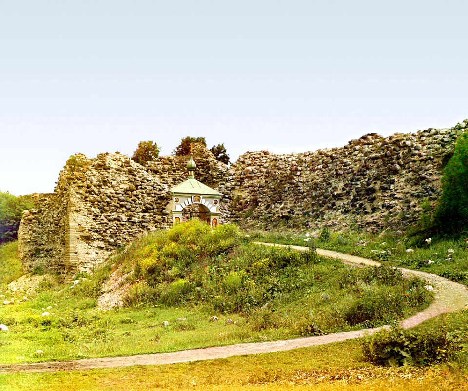Riurik fortress around the Church of Saint George.-01600-01635v