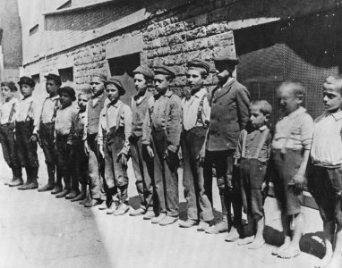 Riis, Jacob A. - »Drill der Truppe« in der Mulberry Street (Zeno Fotografie)