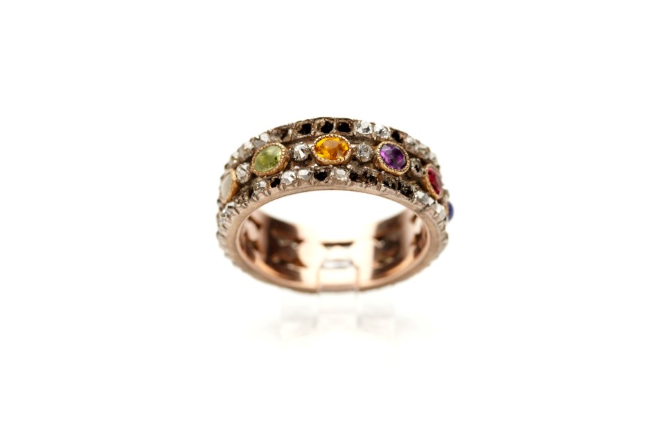 Ring med tre rader i silver fattade stenar från 1800-1825 - Skoklosters slott - 92277