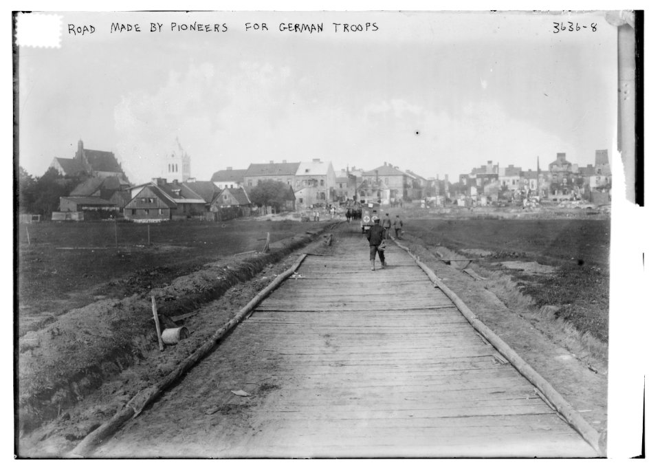 Road made by pioneers for German troops LCCN2014700099