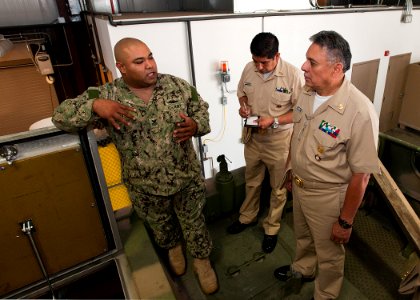 Riverine patrol boat training 140820-N-MD211-049