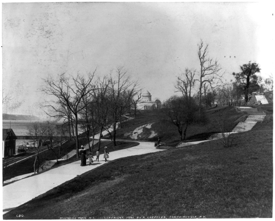 Riverside Park, N.Y. LCCN2003674964