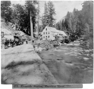 Riverside Station, American River - Wagons and people in foreground LCCN2002721655