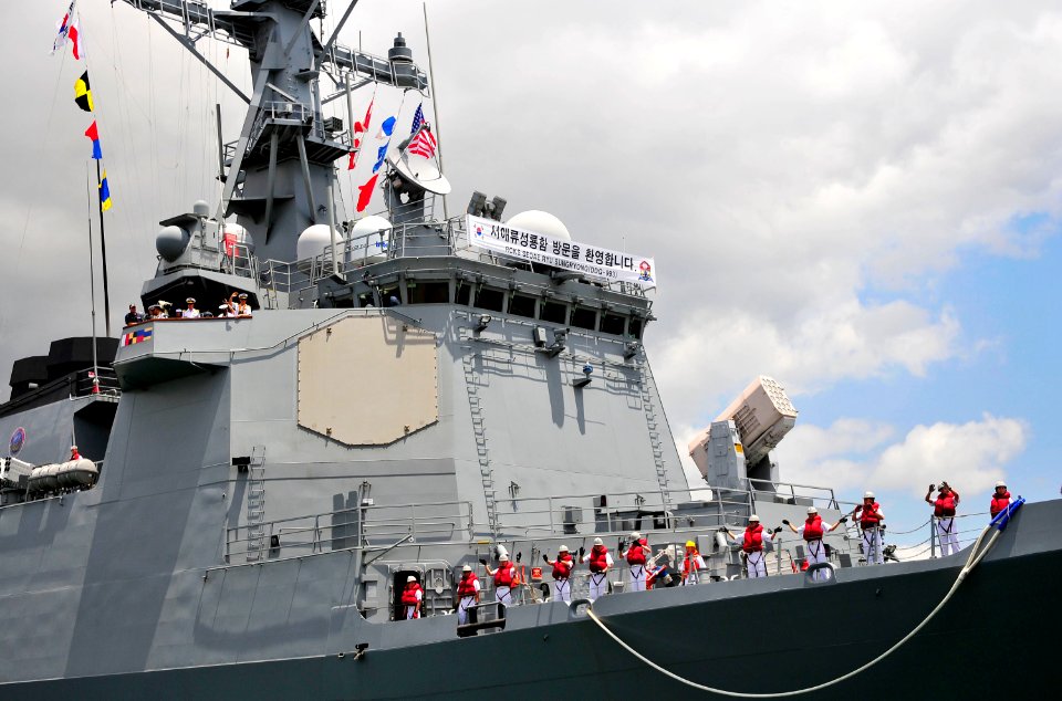 RIMPAC 2014 140520-N-QG393-037