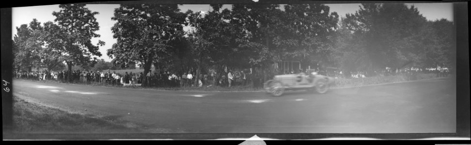 Road race, Elgin, Illinois LCCN2017656411