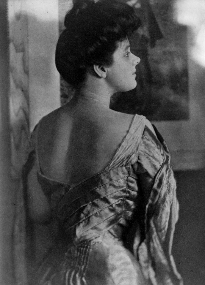 Rita de Acosta Lydig by Gertrude Käsebier 1905