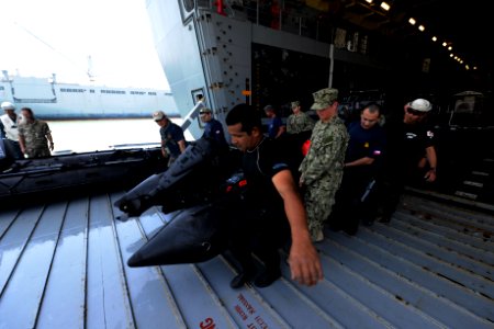 RIMPAC 2014 San Diego training 140702-N-FN215-933