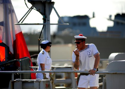 RIMPAC 2014 ship arrivals 140625-N-QG393-133