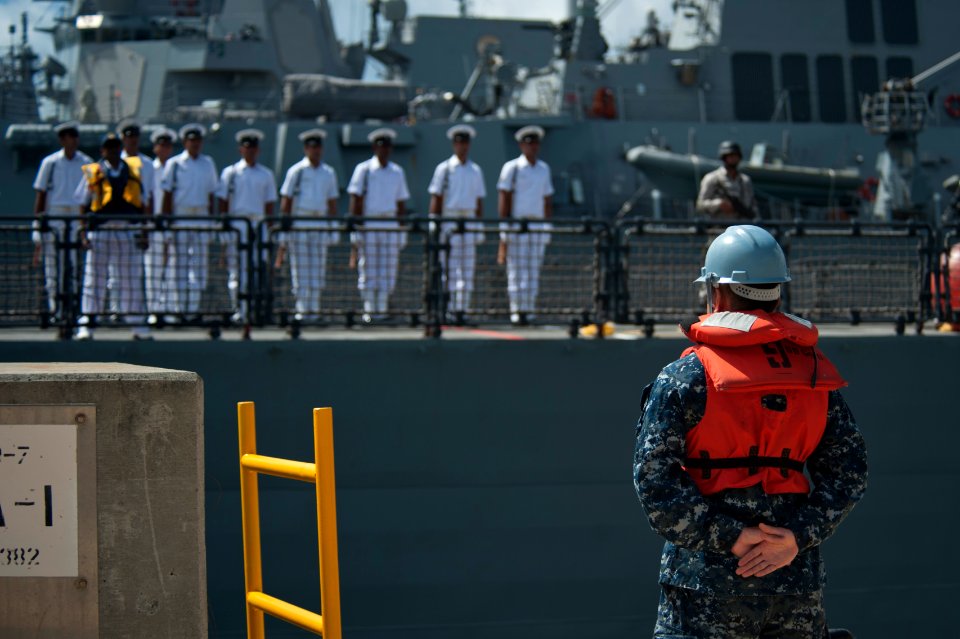 RIMPAC 2014 ship arrivals 140701-N-LP801-025