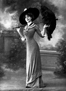 Robe d'après-midi par Redfern 1910 3 cropped