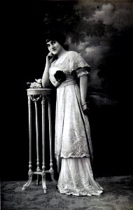 Robe d'après-midi par Redfern 1912 2 cropped