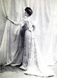 Robe de bal par Redfern 1903 cropped