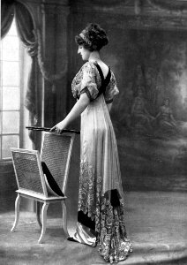 Robe de dîner par Redfern 1910 3 cropped photo