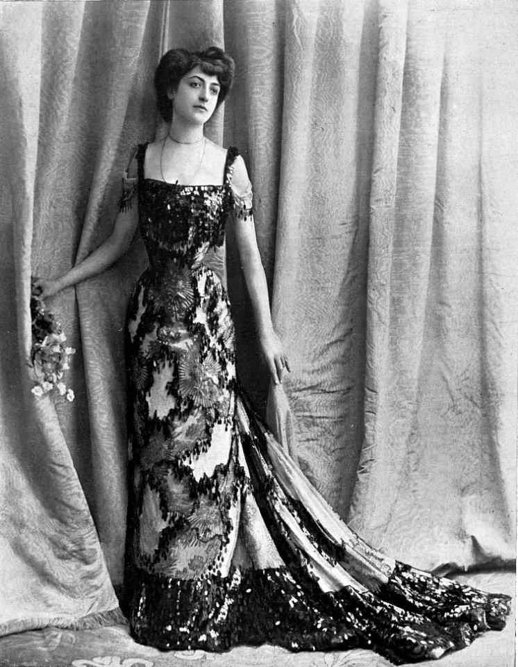 Robe de bal par Redfern 1902 cropped
