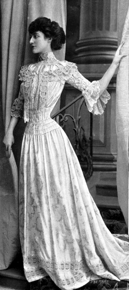 Robe de petits dîners par Redfern 1902 2 cropped