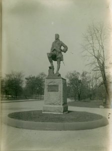 Robert Cavelier de La Salle Monument, Lincoln Park, Chicago, early 20th century (NBY 771)