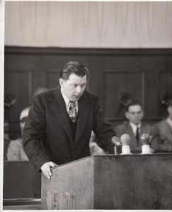 Robert D. King delivers part of opening statement for the prosecution in the Judges' Trial