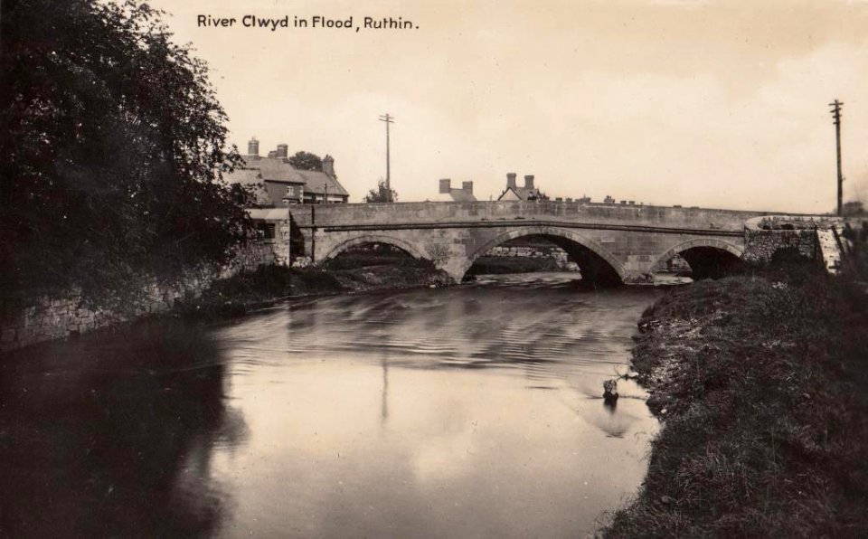 River Clwyd - old bridge near Cae Ddol, Ruthin