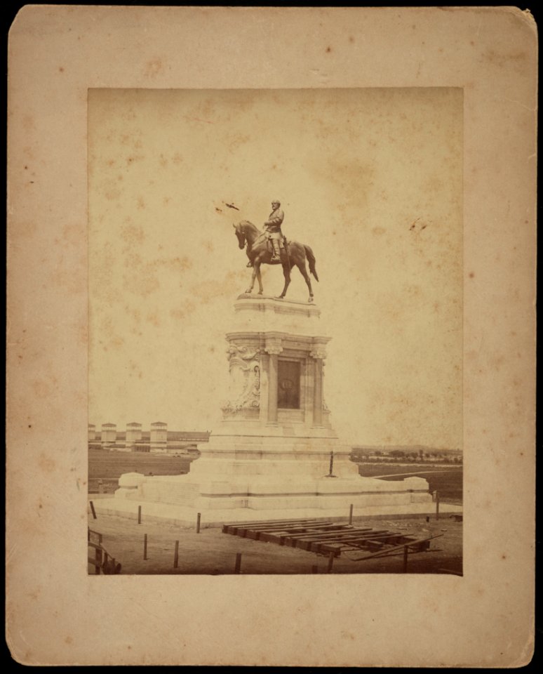 Robert E. Lee monument, Monument Avenue, Richmond, Virginia LCCN2017660610