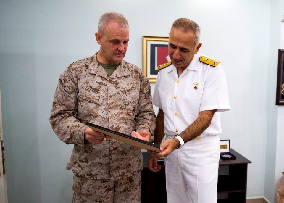 Robert Fulford and Aydin Sirin 151024-N-YL073-077 (22276092648)