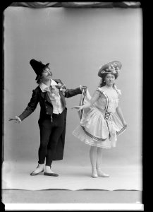 Robert Köller and Victoria Strandin in Saltarello at Kungliga Operan 1906 - SMV - NS108