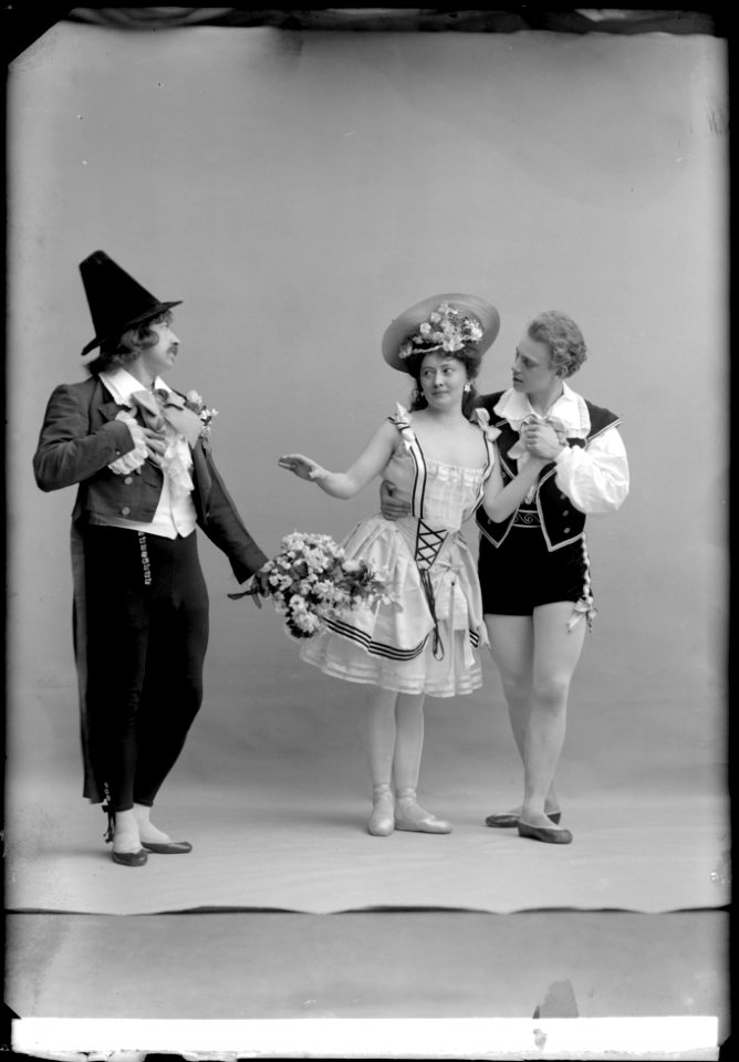 Robert Köller, Victoria Strandin and Oscar Tropp in Saltarello at Kungliga Operan 1906 - SMV - NK042