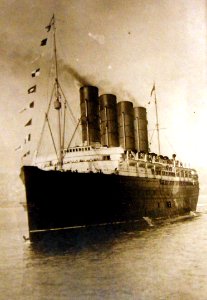 RMS Lusitania portside bow (30289969756)