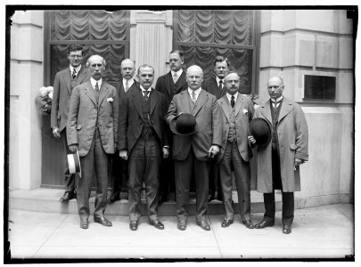 Robert N. Harper, D.C. banker LCCN2006678435