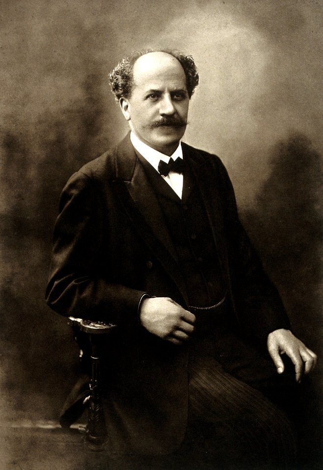 Robert Pierre-Léon Lespieau. Photogravure by Henri Manuel. Wellcome V0026700