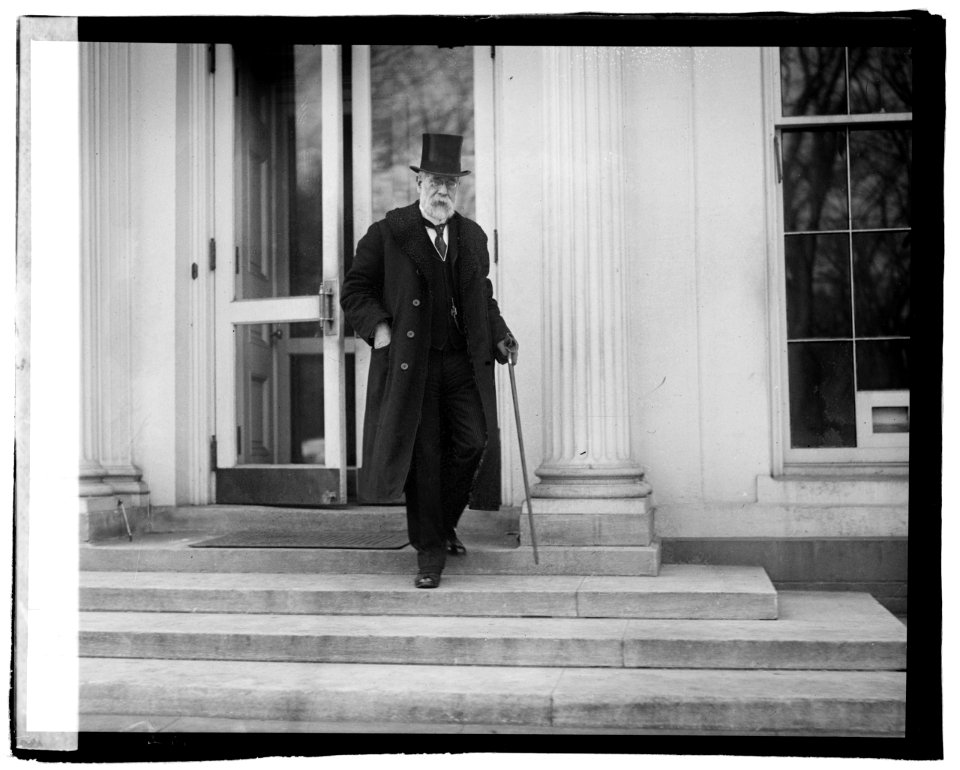 Robert Underwood Johnson LCCN2016827532